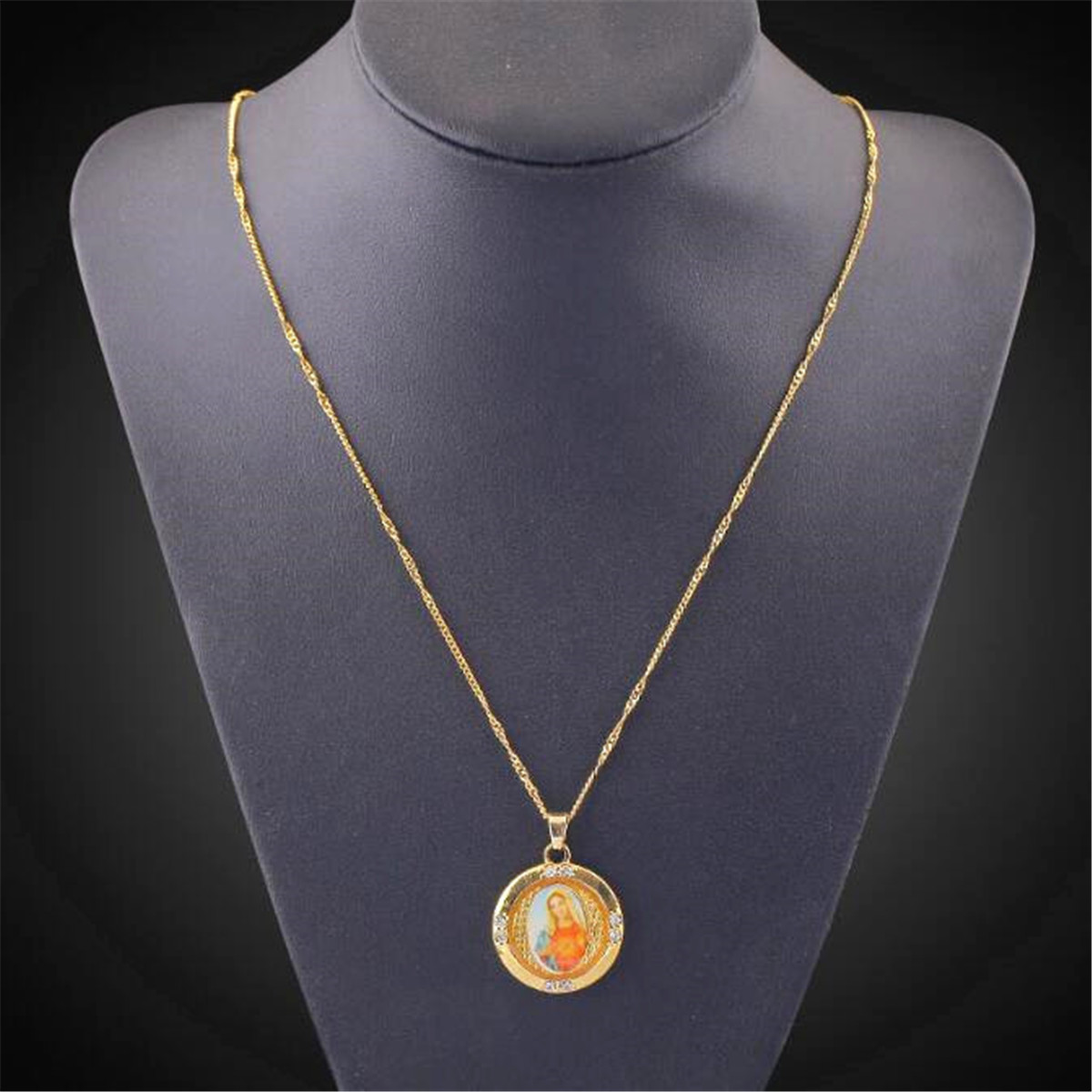 Good Quality Gold Plated Necklace Images